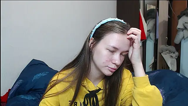 leila bambi  online show from 03-11-25, 04:40