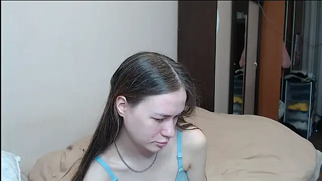 leila bambi  online show from 03-21-25, 03:44