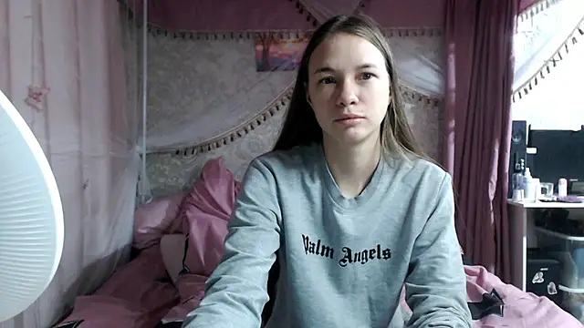 leila bambi  online show from 12-02-25, 07:31