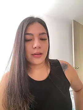 Latina vanessa online show from 01-24-25, 08:00