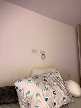 Latina vanessa online show from 03-03-25, 10:42