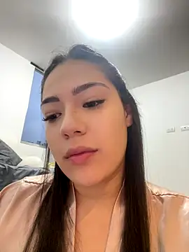 Latina vanessa online show from 10-14-25, 10:54