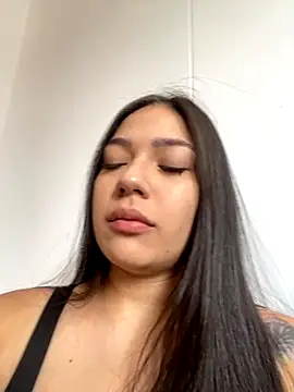 Latina vanessa online show from 10-16-25, 07:59