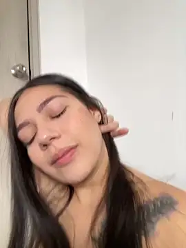 Latina vanessa online show from 11-15-25, 03:30