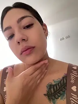 Latina vanessa online show from 12-02-25, 01:39