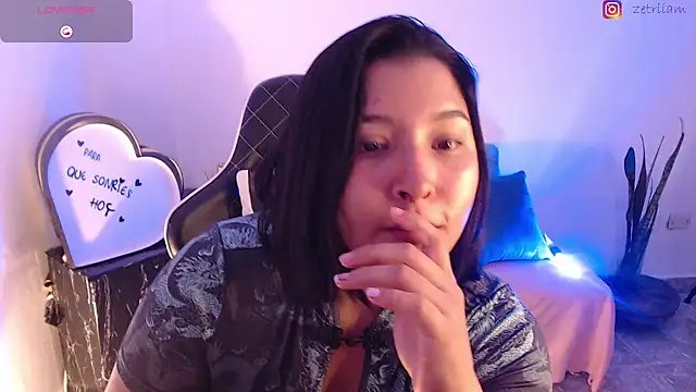 Snapshot of Zetrionn chatting on 02-13-25, 05:26 Zetrionn online show from 02-13-25, 05:26