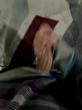 Snapshot of noovin20cm chatting on 10-20-25, 06:41 noovin20cm online show from 10-20-25, 06:41