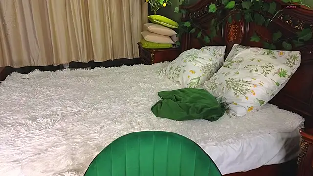 Snapshot of SquirtBabee chatting on 02-25-26, 03:32 SquirtBabee online show from 02-25-26, 03:32