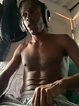 Larry-n-clouds online show from 11-24-25, 03:34