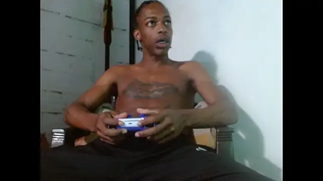 Larry-n-clouds online show from 01-11-26, 04:01