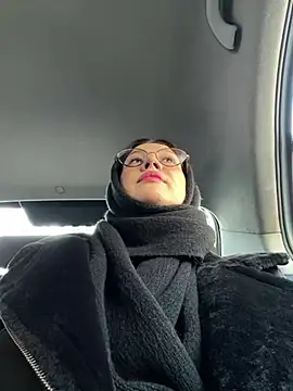 Snapshot of RinaCat chatting on 12-23-24, 05:17 RinaCat online show from 12-23-24, 05:17