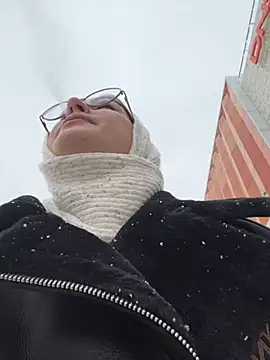 Snapshot of RinaCat chatting on 12-31-24, 05:22 RinaCat online show from 12-31-24, 05:22