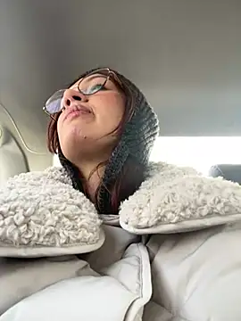 Snapshot of RinaCat chatting on 01-13-25, 05:23 RinaCat online show from 01-13-25, 05:23