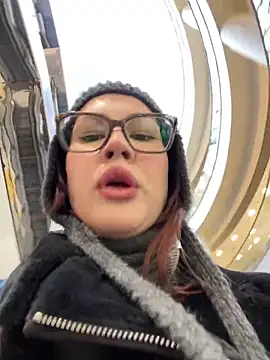 Snapshot of RinaCat chatting on 02-08-25, 05:18 RinaCat online show from 02-08-25, 05:18