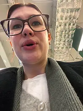 Snapshot of RinaCat chatting on 02-13-25, 08:17 RinaCat online show from 02-13-25, 08:17