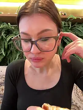 Snapshot of RinaCat chatting on 03-01-25, 08:23 RinaCat online show from 03-01-25, 08:23