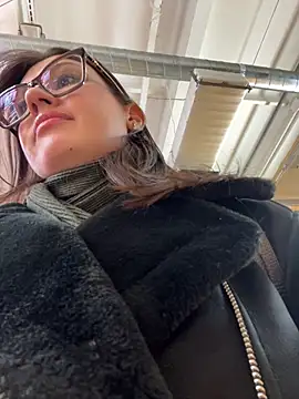 Snapshot of RinaCat chatting on 03-02-25, 11:29 RinaCat online show from 03-02-25, 11:29