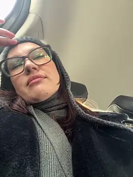 Snapshot of RinaCat chatting on 03-10-25, 05:22 RinaCat online show from 03-10-25, 05:22