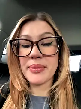 Snapshot of RinaCat chatting on 09-12-25, 05:18 RinaCat online show from 09-12-25, 05:18