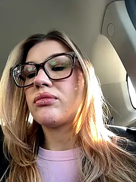 Snapshot of RinaCat chatting on 09-30-25, 05:23 RinaCat online show from 09-30-25, 05:23