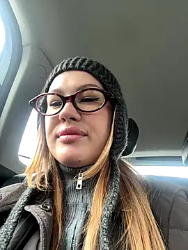 Snapshot of RinaCat chatting on 10-06-25, 05:05 RinaCat online show from 10-06-25, 05:05