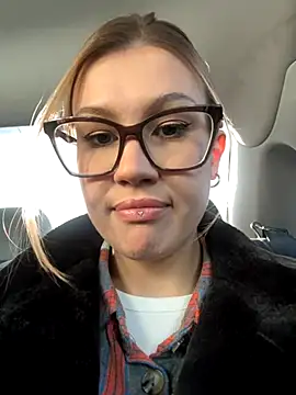 Snapshot of RinaCat chatting on 10-15-25, 05:18 RinaCat online show from 10-15-25, 05:18