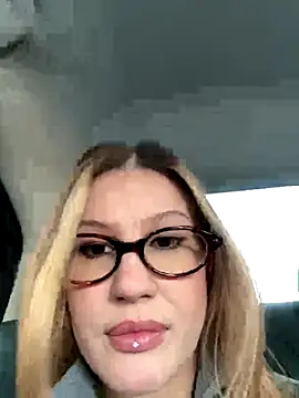 Snapshot of RinaCat chatting on 10-20-25, 05:41 RinaCat online show from 10-20-25, 05:41