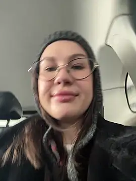 Snapshot of RinaCat chatting on 12-04-25, 05:50 RinaCat online show from 12-04-25, 05:50