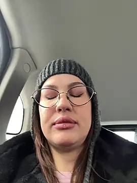 Snapshot of RinaCat chatting on 12-14-25, 05:02 RinaCat online show from 12-14-25, 05:02