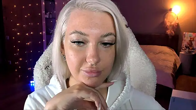 tykioty Miley online show from 01-29-25, 05:13