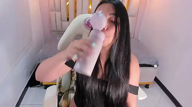 Karla hernandez  online show from 03-10-25, 02:05