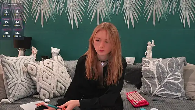 Snapshot of Alexandra_Demore chatting on 03-01-25, 08:42 Alexandra Demore online show from 03-01-25, 08:42