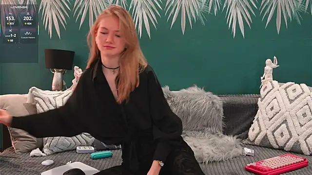 Snapshot of Alexandra_Demore chatting on 03-01-25, 11:47 Alexandra Demore online show from 03-01-25, 11:47