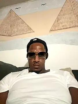 Snapshot of ThatDickSexy2 chatting on 10-04-25, 12:41 ThatDickSexy2 online show from 10-04-25, 12:41