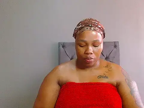 curvycloe1 online show from 02-11-25, 06:30