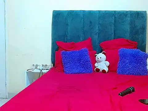 curvycloe1 online show from 10-13-25, 03:56