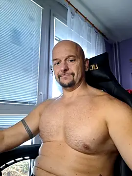 Snapshot of Sports-beast chatting on 09-30-25, 05:45 Sports-beast online show from 09-30-25, 05:45