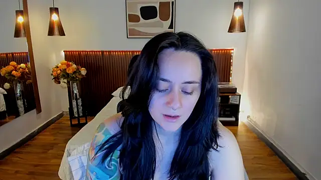 Snapshot of KatherineBond chatting on 06-30-26, 06:20 KatherineBond online show from 06-30-26, 06:20