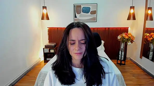 Snapshot of KatherineBond chatting on 07-10-26, 04:31 KatherineBond online show from 07-10-26, 04:31