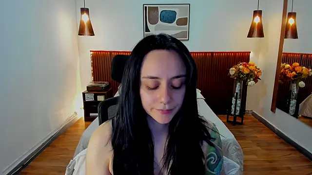 Snapshot of KatherineBond chatting on 07-20-26, 05:37 KatherineBond online show from 07-20-26, 05:37