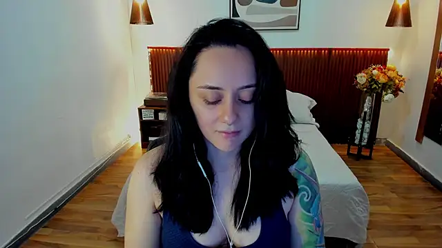 Snapshot of KatherineBond chatting on 07-24-26, 06:17 KatherineBond online show from 07-24-26, 06:17