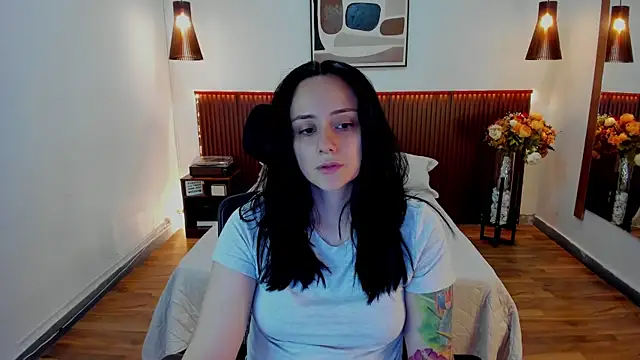 Snapshot of KatherineBond chatting on 07-28-26, 03:54 KatherineBond online show from 07-28-26, 03:54