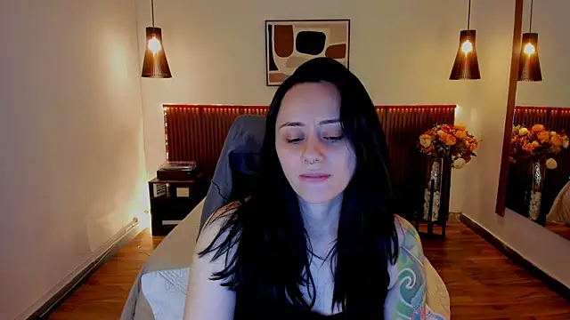 Snapshot of KatherineBond chatting on 07-30-26, 04:39 KatherineBond online show from 07-30-26, 04:39