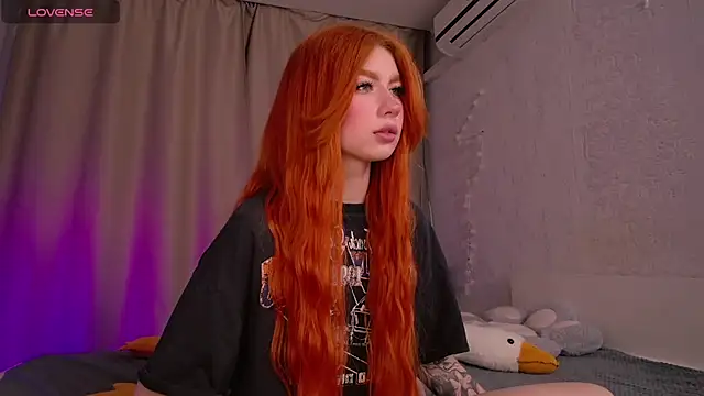 Snapshot of Evaa_Moonn_ chatting on 03-09-25, 11:35 Evaa Moonn online show from 03-09-25, 11:35