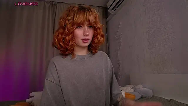 Snapshot of Evaa_Moonn_ chatting on 11-04-25, 04:33 Evaa Moonn online show from 11-04-25, 04:33