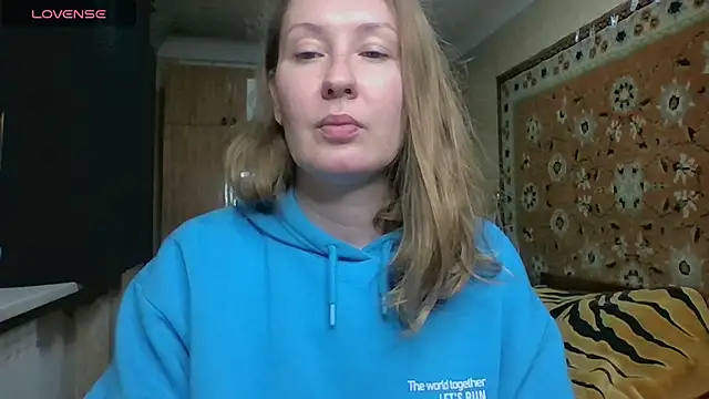 AnnaXLovers online show from 10-14-25, 02:18