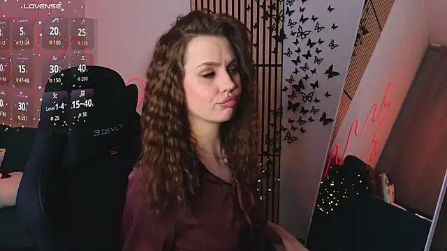 Aisha Riley online show from 10-31-25, 05:14