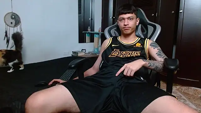 aaron blug online show from 02-05-25, 03:23