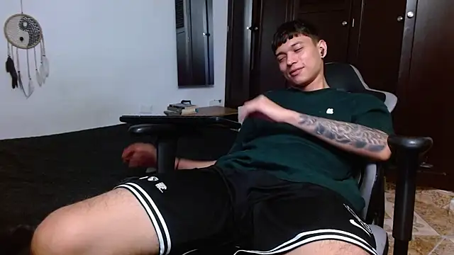 aaron blug online show from 02-11-25, 04:01