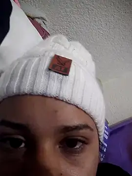 Snapshot of _Miaaleon chatting on 11-15-25, 09:28 Miaaleon online show from 11-15-25, 09:28